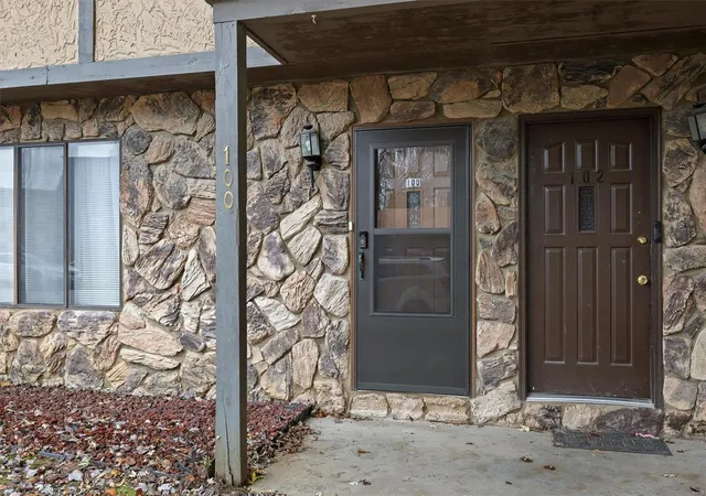Photo 3 of Single family home for sale at 100 Kensington Hts Rd, Belleville, IL 62226 | MLS# 24071869 | Listing updated on 2024-11-25