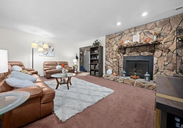Photo 3 of Single family home for sale at 100 Kensington Hts Rd, Belleville, IL 62226 | MLS# 24071869 | Listing updated on 2024-11-25