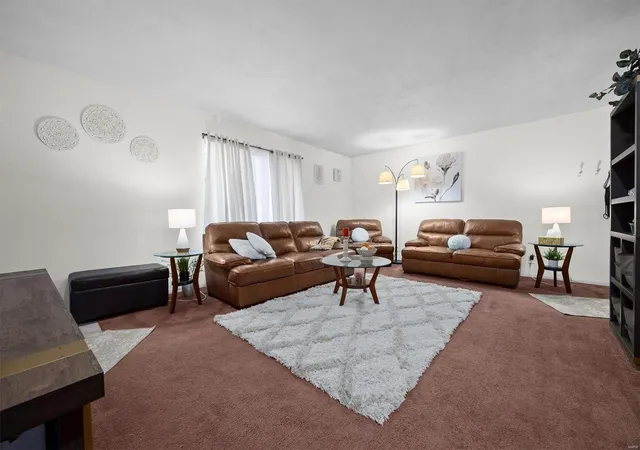 Photo 4 of Single family home for sale at 100 Kensington Hts Rd, Belleville, IL 62226 | MLS# 24071869 | Listing updated on 2024-11-25