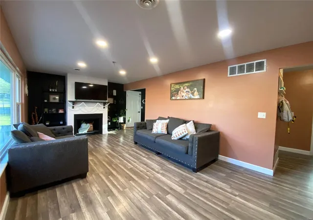 Photo 3 of Single family home for sale at 128 State Hwy 100 W, Hermann, MO 65041 | MLS# 24071964 | Listing updated on 2024-11-26