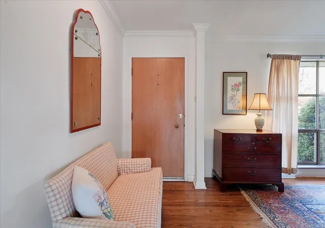 Photo 3 of Single family home for sale at 9722 Conway, Saint Louis, MO 63124 | MLS# 24071994 | Listing updated on 2025-04-11