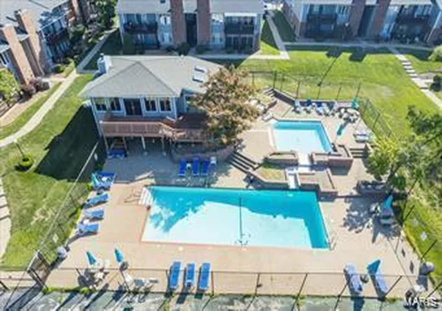 Photo 2 of Townhouse for sale at 601 King Dr, Saint Charles, MO 63303 | MLS# 24072041 | Listing updated on 2024-11-24