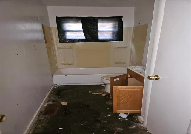 Photo 3 of Single family home for sale at 1711 Theodore Ln, East Saint Louis, IL 62206 | MLS# 24072198 | Listing updated on 2024-12-06
