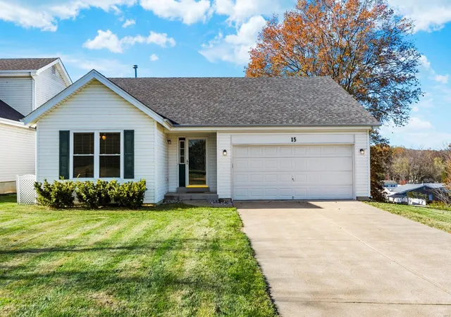 Photo 1 of Single family home for sale at 15 Fairway Ests Ct, Eureka, MO 63025 | MLS# 24072205 | Listing updated on 2024-12-01