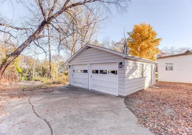 Photo 4 of Single family home for sale at 275 South 27th, Belleville, IL 62226 | MLS# 24072414 | Listing updated on 2024-11-25