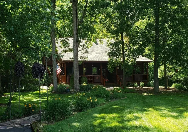 Photo 1 of Single family home for sale at 3167 Boehne Dr E Frk, Waterloo, IL 62298 | MLS# 24073061 | Listing updated on 2025-03-31
