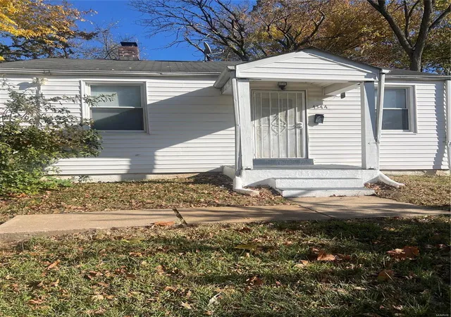 Photo 3 of Single family home for sale at 4344 Springdale Ave, Saint Louis, MO 63134 | MLS# 24073111 | Listing updated on 2024-12-04