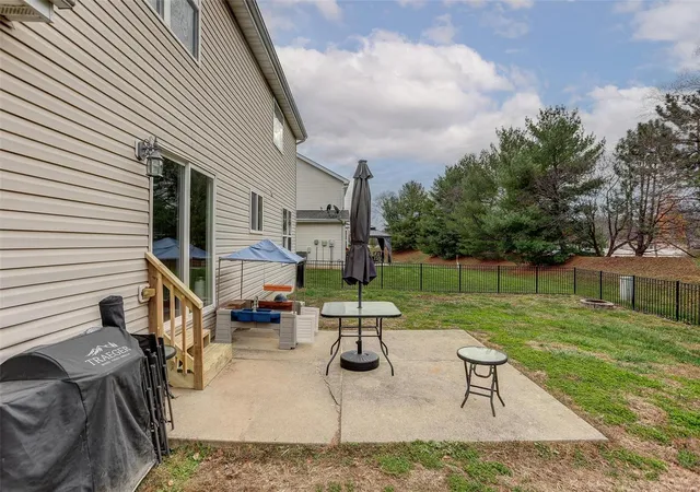 Photo 3 of Single family home for sale at 740 Wild Horse Crk Dr, Fairview Heights, IL 62208 | MLS# 24073173 | Listing updated on 2024-12-09