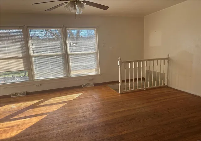 Photo 4 of Single family home for sale at 6353 Reynolds Crk Rd, Hillsboro, MO 63050 | MLS# 24073409 | Listing updated on 2024-12-16