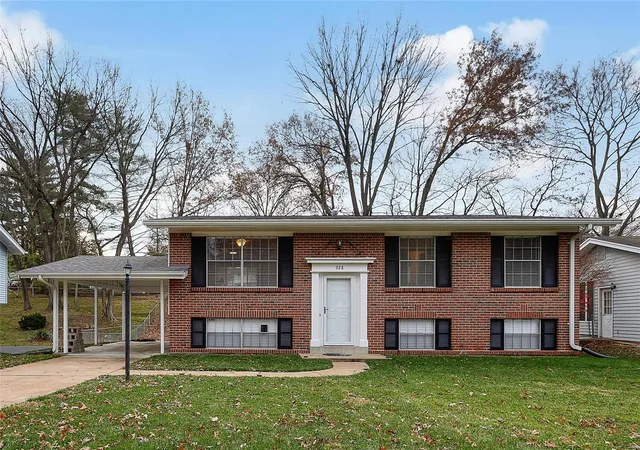 Photo 1 of Single family home for sale at 928 Brookvale Terr, Manchester, MO 63021 | MLS# 24073434 | Listing updated on 2024-12-17