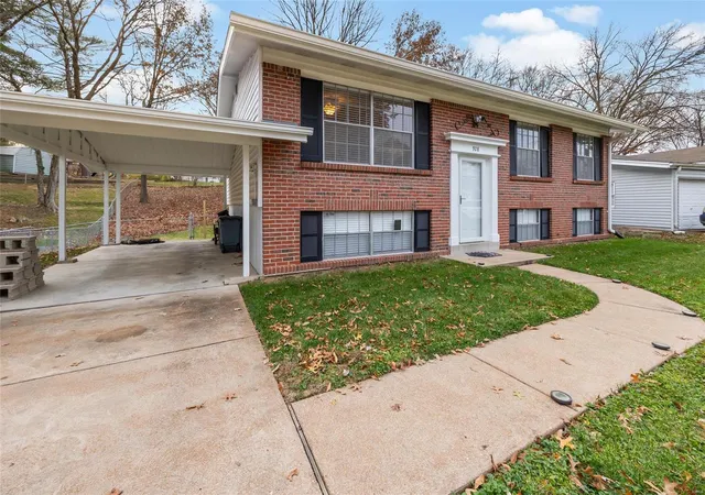 Photo 2 of Single family home for sale at 928 Brookvale Terr, Manchester, MO 63021 | MLS# 24073434 | Listing updated on 2024-12-17