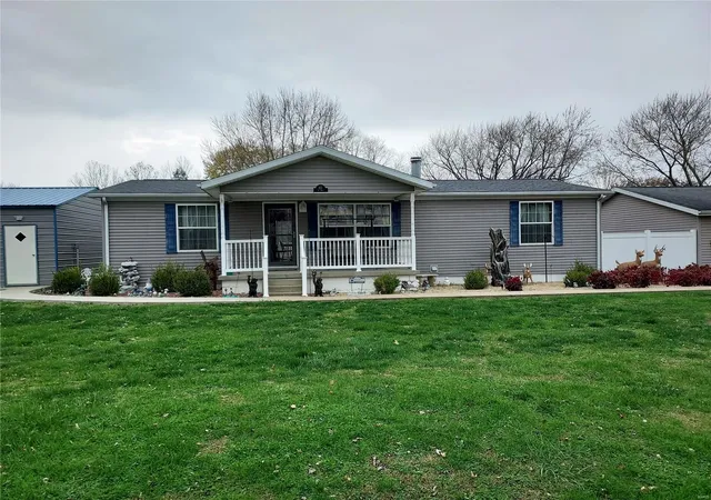 Single family home for sale at 501 N Main St, Sorento, IL 62086 | MLS# 24073447