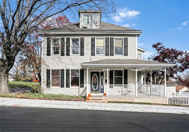 Photo 2 of Single family home for sale at 401 E 3rd Street, Washington, MO 63090 | MLS# 24073655 | Listing updated on 2024-12-13