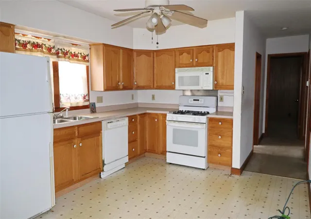 Photo 2 of Single family home for sale at 1032 Miller Rd E, Imperial, MO 63052 | MLS# 24073833 | Listing updated on 2024-12-12