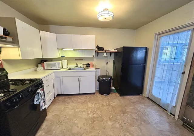 Photo 3 of Single family home for sale at 1100 Saint Patrick Blvd, East Saint Louis, IL 62206 | MLS# 24074067 | Listing updated on 2024-12-09