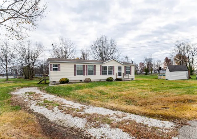 Photo 2 of Single family home for sale at 106 Cornick Dr, Saint James, MO 65559 | MLS# 24074073 | Listing updated on 2024-12-17
