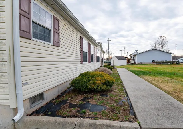 Photo 3 of Single family home for sale at 106 Cornick Dr, Saint James, MO 65559 | MLS# 24074073 | Listing updated on 2024-12-17