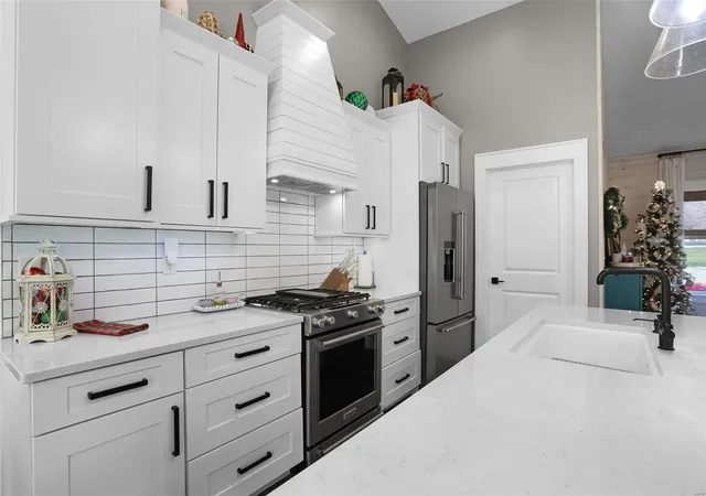 Photo 3 of Single family home for sale at 148 Stonebridge Xing Dr, Maryville, IL 62062 | MLS# 24074102 | Listing updated on 2024-12-18
