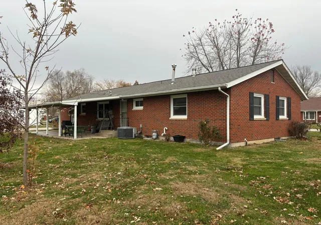 Photo 2 of Single family home for sale at 813 Prairie St, Monroe, MO 63456 | MLS# 24074162 | Listing updated on 2024-12-06
