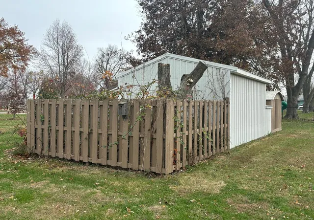 Photo 4 of Single family home for sale at 813 Prairie St, Monroe, MO 63456 | MLS# 24074162 | Listing updated on 2024-12-06