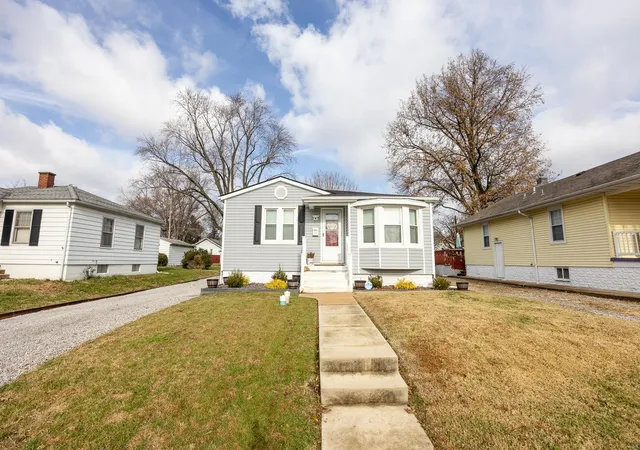 Photo 1 of Single family home for sale at 133 S 33rd Street, Belleville, IL 62226 | MLS# 24074254 | Listing updated on 2024-12-14