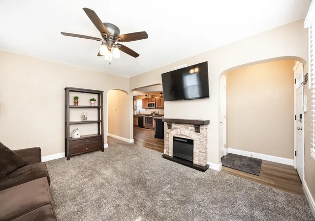 Photo 3 of Single family home for sale at 133 S 33rd Street, Belleville, IL 62226 | MLS# 24074254 | Listing updated on 2024-12-14