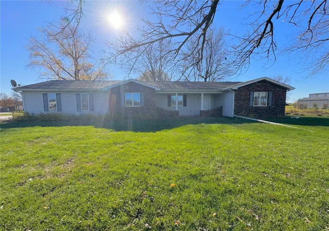 Photo 1 of Single family home for sale at 401 State Hwy 6, Williamsburg, MO 63388 | MLS# 24074314 | Listing updated on 2024-12-12