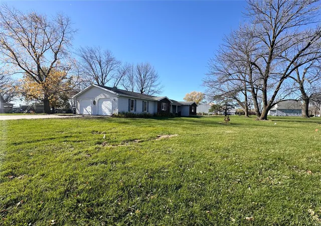 Photo 2 of Single family home for sale at 401 State Hwy 6, Williamsburg, MO 63388 | MLS# 24074314 | Listing updated on 2024-12-12