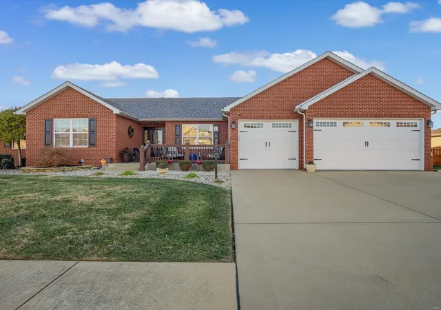 Photo 2 of Single family home for sale at 4175 Addiston Dr, Belleville, IL 62226 | MLS# 24074667 | Listing updated on 2024-12-09