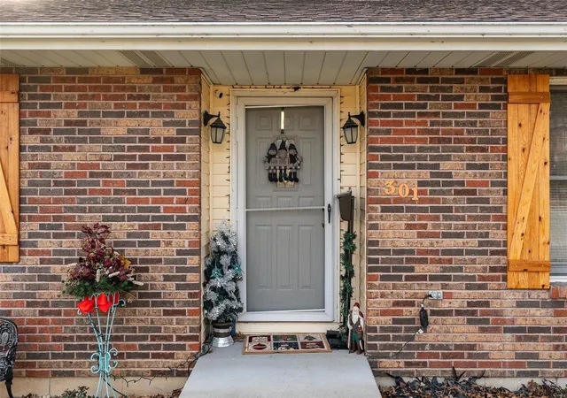 Photo 2 of Single family home for sale at 301 Zetta Dr, Washington, MO 63090 | MLS# 24074828 | Listing updated on 2024-12-19