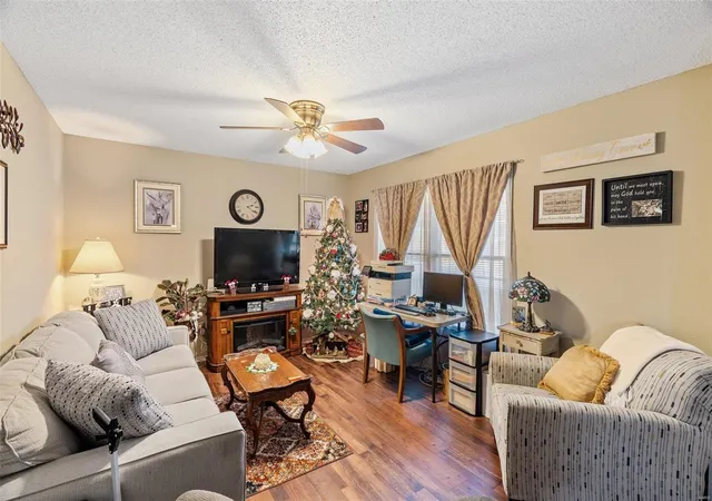 Photo 3 of Single family home for sale at 301 Zetta Dr, Washington, MO 63090 | MLS# 24074828 | Listing updated on 2024-12-19