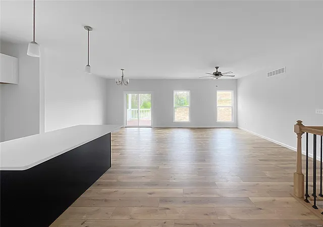 4th image of 3304 Nat'S View #58 STB, Washington, MO 63090 | MLS# 24074882