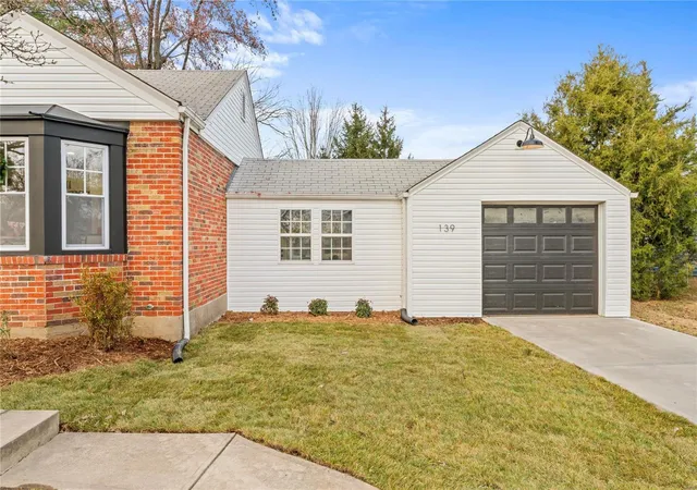 Photo 3 of Single family home for sale at 139 W Rose Hl Ave, Saint Louis, MO 63122 | MLS# 24074970 | Listing updated on 2024-12-12