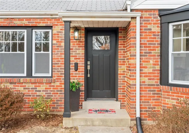 Photo 3 of Single family home for sale at 139 W Rose Hl Ave, Saint Louis, MO 63122 | MLS# 24074970 | Listing updated on 2024-12-12