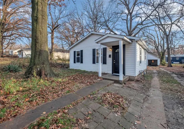 Photo 1 of Single family home for sale at 10182 Count Dr, Saint Louis, MO 63136 | MLS# 24074999 | Listing updated on 2024-12-18