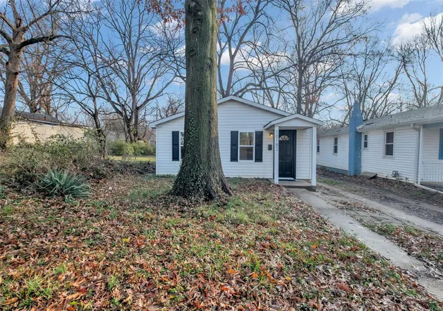 Photo 3 of Single family home for sale at 10182 Count Dr, Saint Louis, MO 63136 | MLS# 24074999 | Listing updated on 2024-12-18