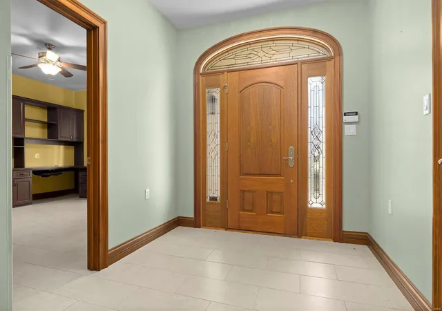Photo 4 of Single family home for sale at 2325 Park Hl Dr, Highland, IL 62249 | MLS# 24075139 | Listing updated on 2024-12-13