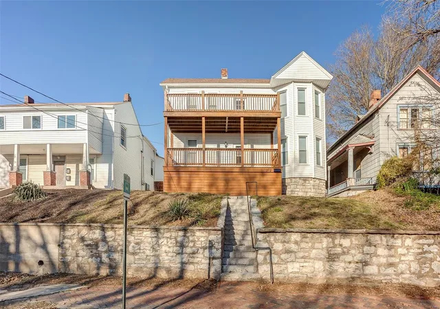 Photo 1 of Single family home for sale at 1212 E 4th Street, Alton, IL 62002 | MLS# 24075152 | Listing updated on 2025-03-19