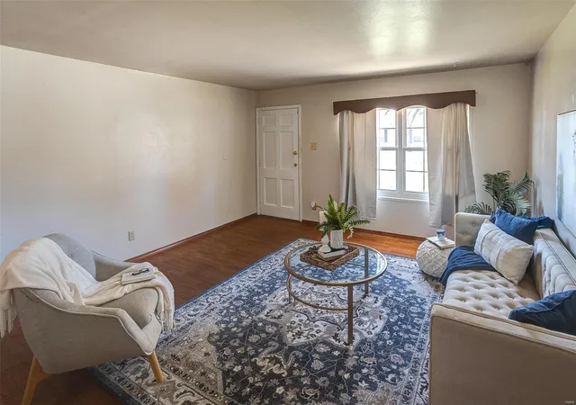 Photo 3 of Single family home for sale at 334 N 43rd Street, Belleville, IL 62226 | MLS# 24075257 | Listing updated on 2024-12-16