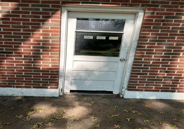Photo 3 of Single family home for sale at 1354 Cabrillo Dr, Saint Louis, MO 63138 | MLS# 24075289 | Listing updated on 2024-12-11