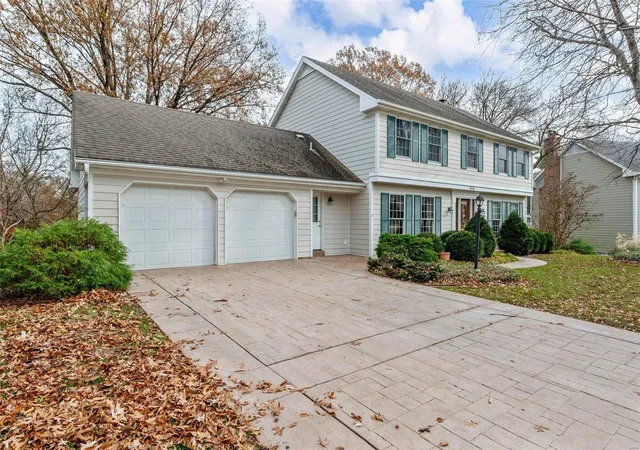 Photo 3 of Single family home for sale at 406 Webster Forest Dr, Saint Louis, MO 63119 | MLS# 24075415 | Listing updated on 2024-12-18