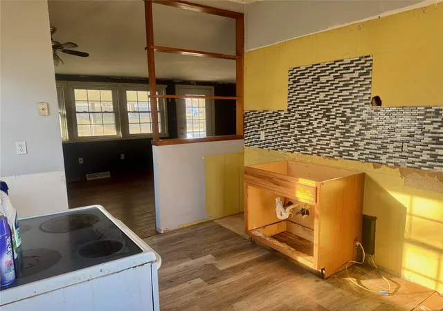 Photo 4 of Single family home for sale at 206 N 7th Street, La Grange, MO 63448 | MLS# 24075966 | Listing updated on 2024-12-19