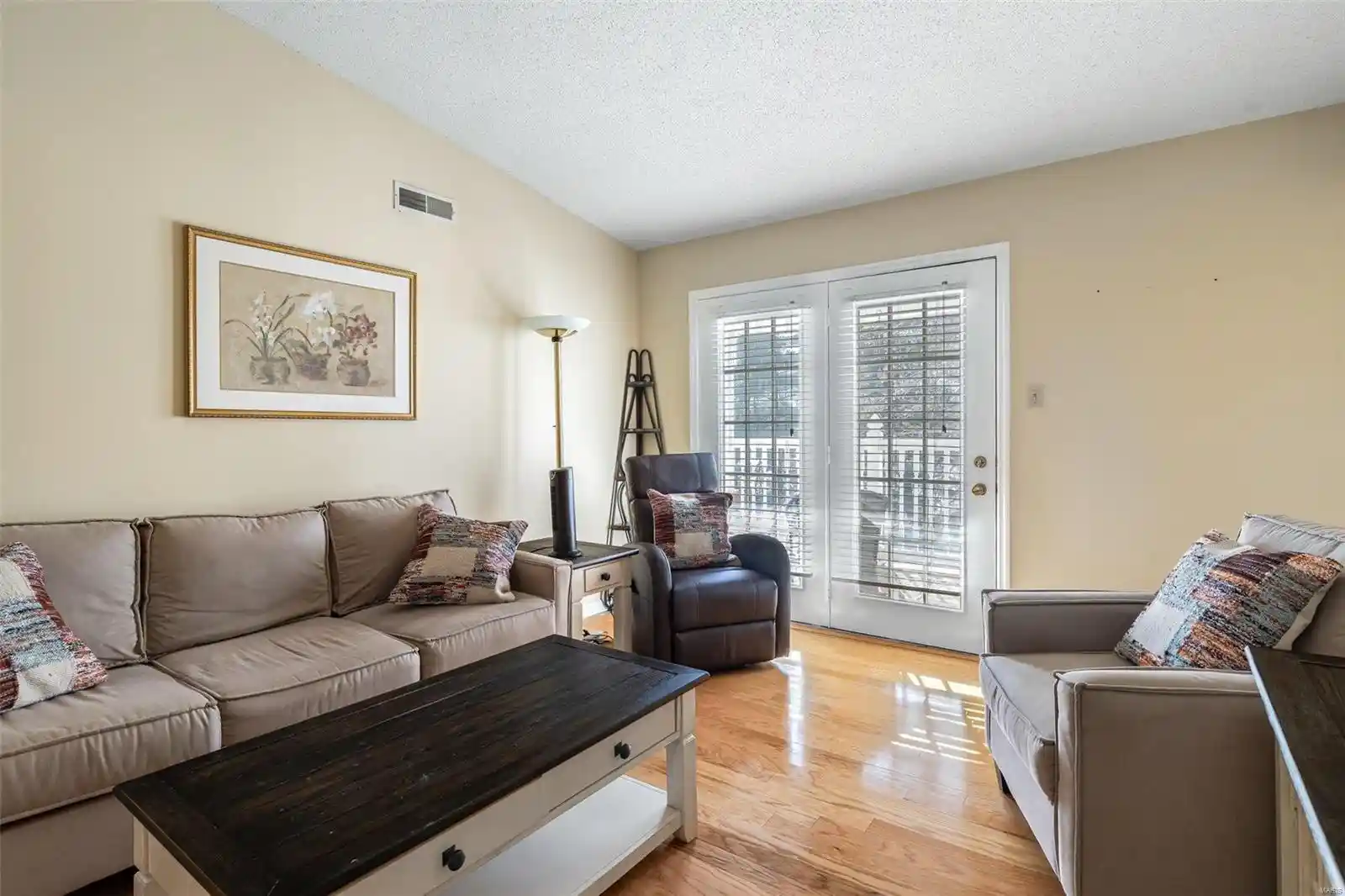 Listing Photo 2 - Condo for sale in 4308 Forder Pl located at 4308 Forder Pl, St. Louis, MO 63129 - Unit 4308 Forder Pl