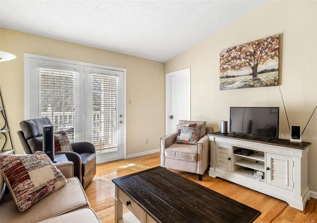 Listing Photo 4 - Condo for sale in building located at 4308 Forder Pl, St. Louis, MO 63129 - Unit #C