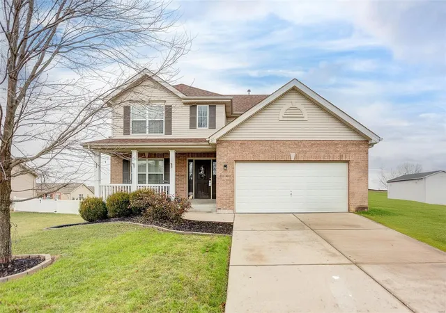 Photo 1 of Single family home for sale at 3536 Barton Dr, Belleville, IL 62221 | MLS# 25000622 | Listing updated on 2025-03-12