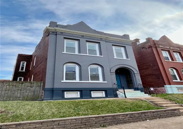 Photo 1 of Single family home for sale at 2632 Wyoming St, Saint Louis, MO 63118 | MLS# 25001668 | Listing updated on 2025-04-19