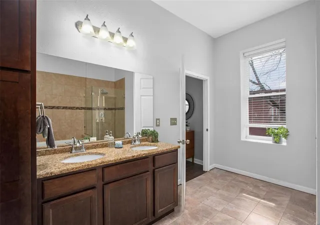 Photo 4 of Single family home for sale at 2632 Wyoming St, Saint Louis, MO 63118 | MLS# 25001668 | Listing updated on 2025-04-19