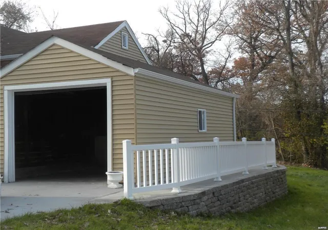 Photo 2 of Single family home for sale at 6779 Kenwood Dr, Saint Louis, MO 63121 | MLS# 25001683 | Listing updated on 2025-03-10