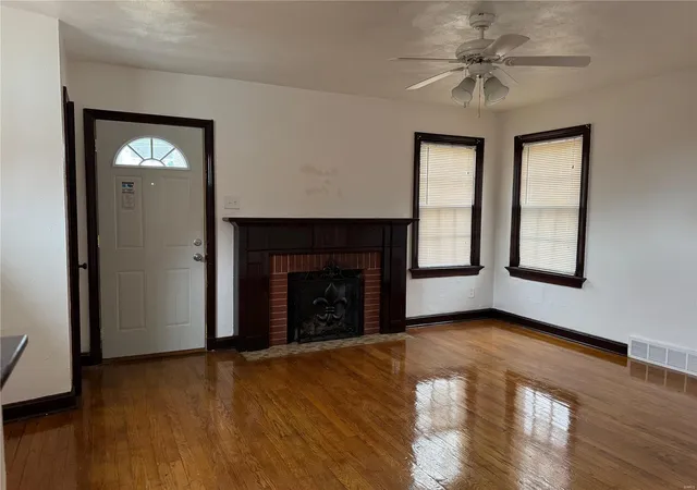 Photo 3 of Single family home for sale at 6779 Kenwood Dr, Saint Louis, MO 63121 | MLS# 25001683 | Listing updated on 2025-03-10