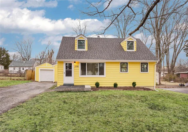 Photo 2 of Single family home for sale at 1208 Redman Blvd, Saint Louis, MO 63138 | MLS# 25001725 | Listing updated on 2025-03-05